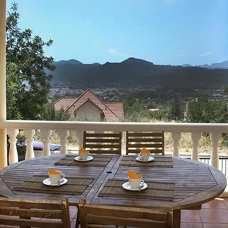 Lurie 6 Apartman *