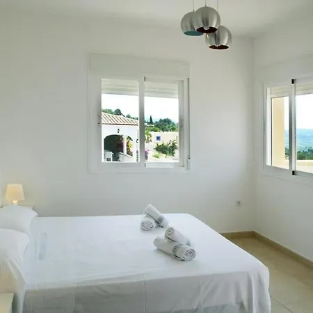 Lurie 6 Apartman *
